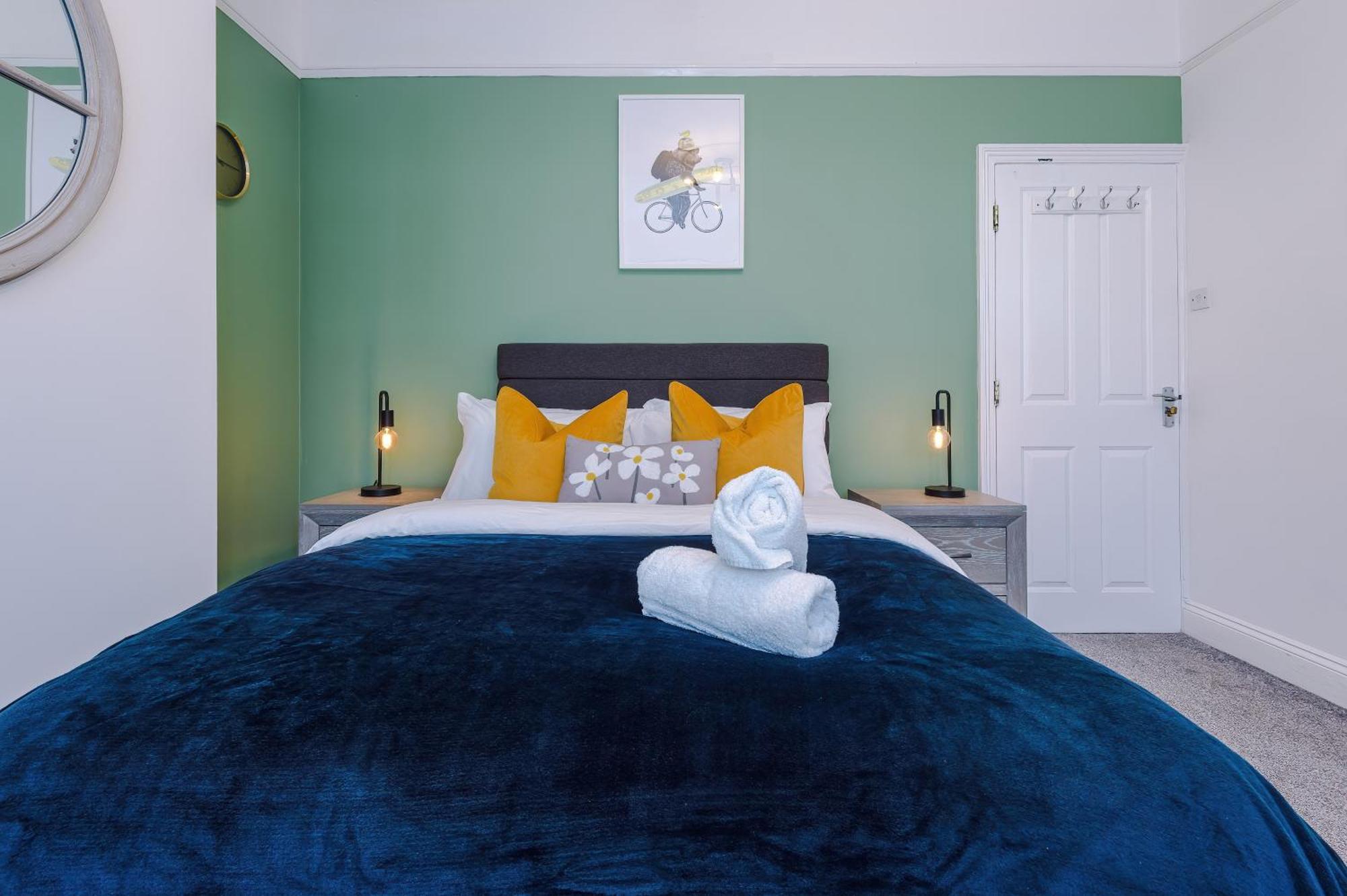 Purestay Central Bath: Five-Bedroom House with Parking Exterior photo