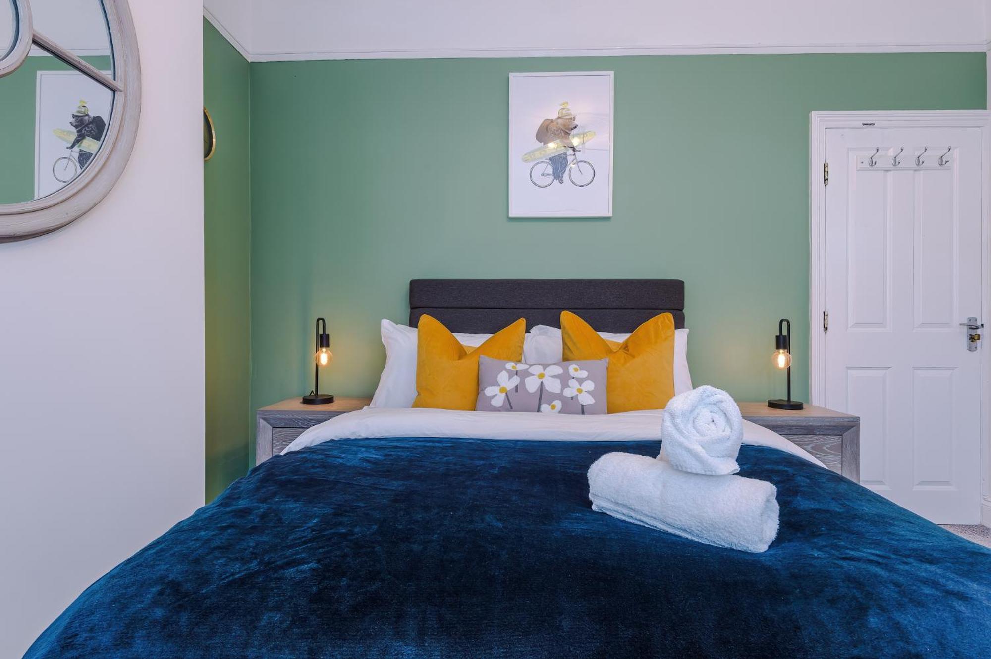 Purestay Central Bath: Five-Bedroom House with Parking Exterior photo