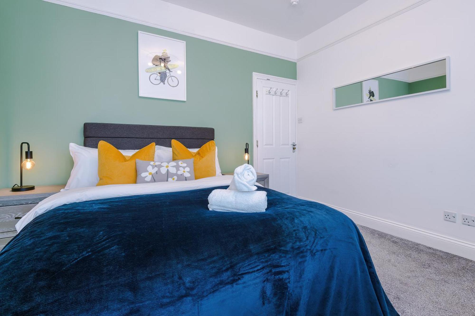 Purestay Central Bath: Five-Bedroom House with Parking Exterior photo