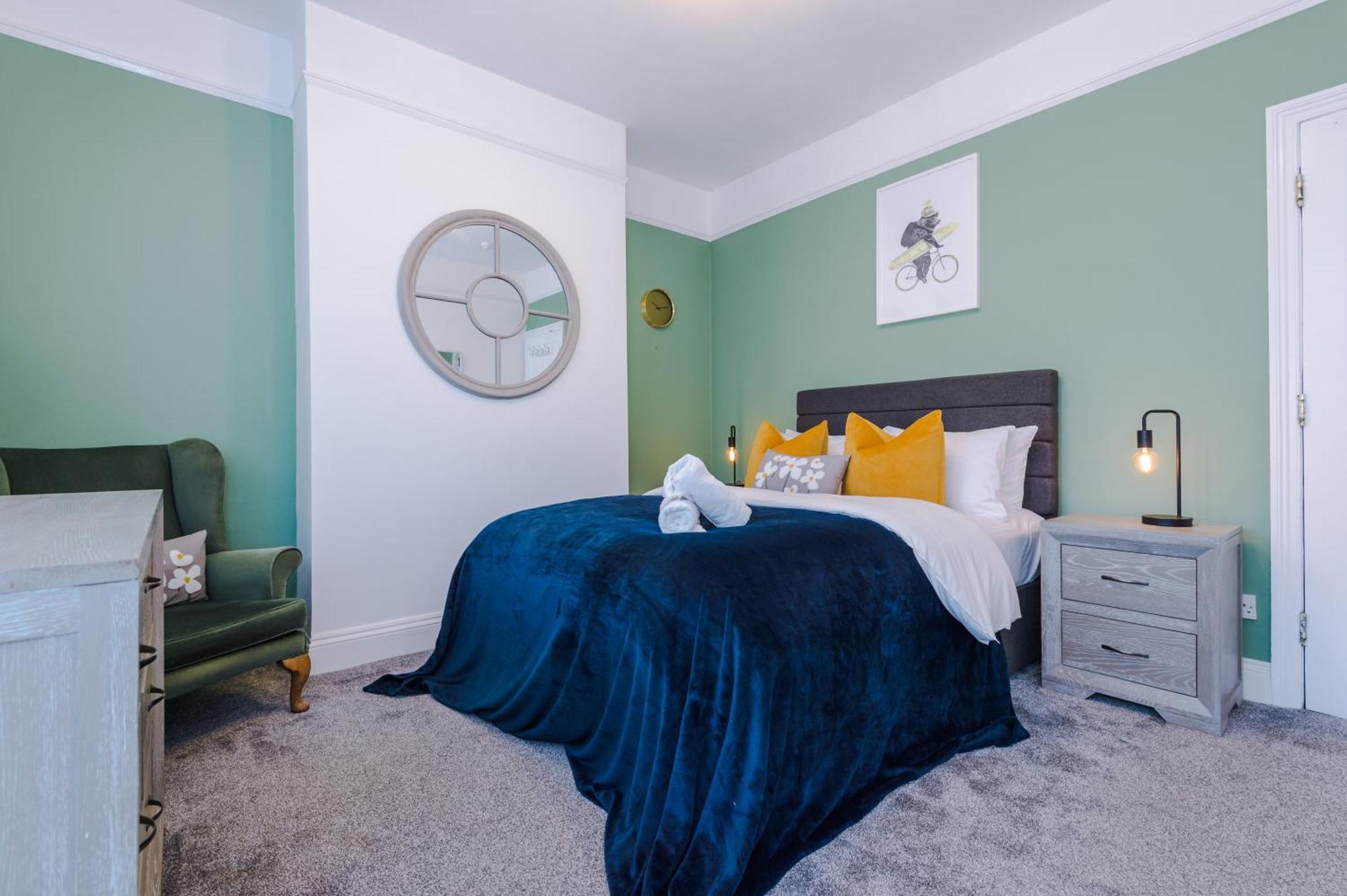 Purestay Central Bath: Five-Bedroom House with Parking Exterior photo