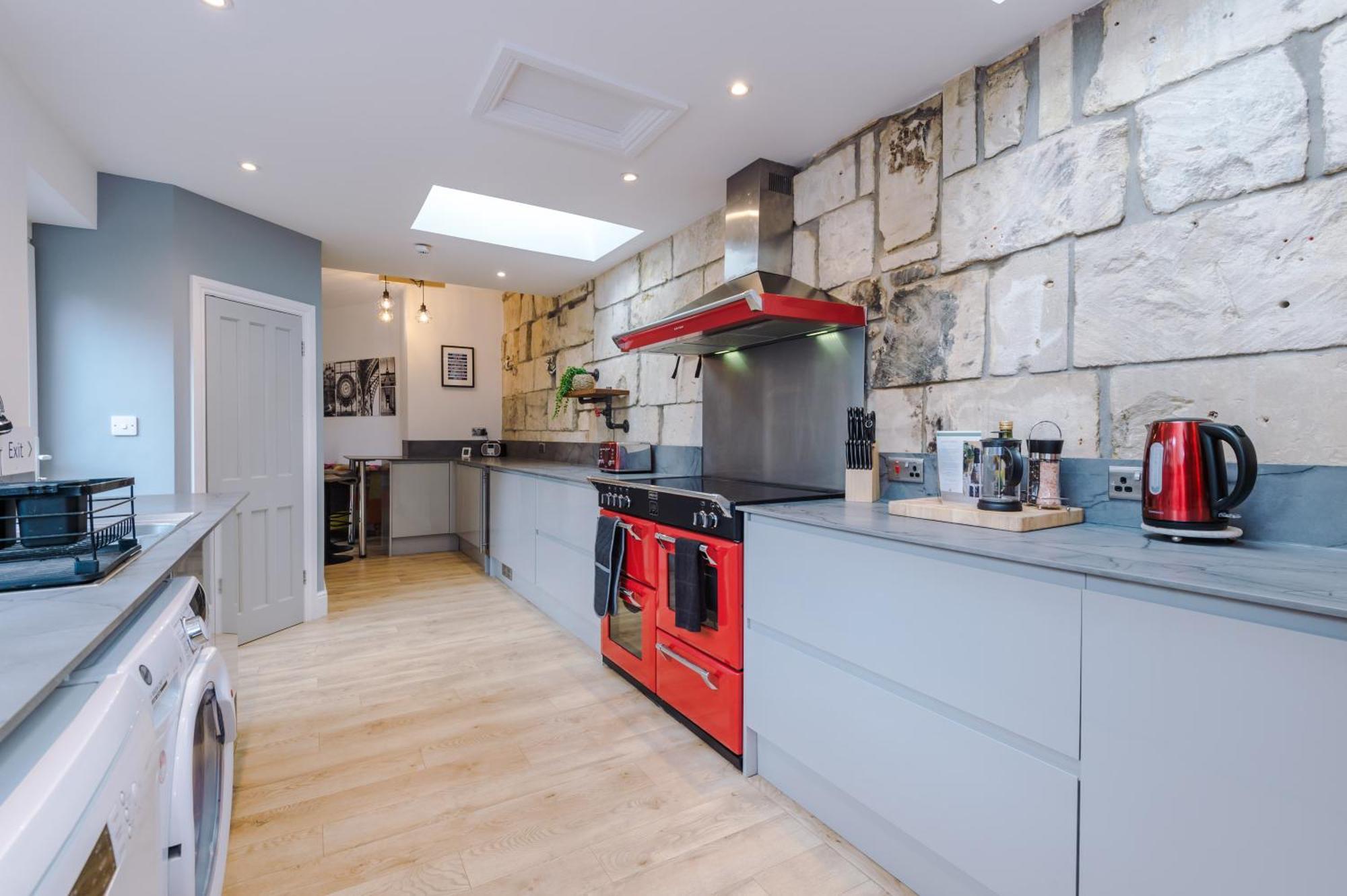 Purestay Central Bath: Five-Bedroom House with Parking Exterior photo